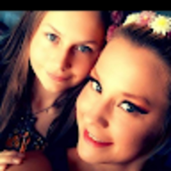 Meet your Posher, Katie - Picture 1 of 1